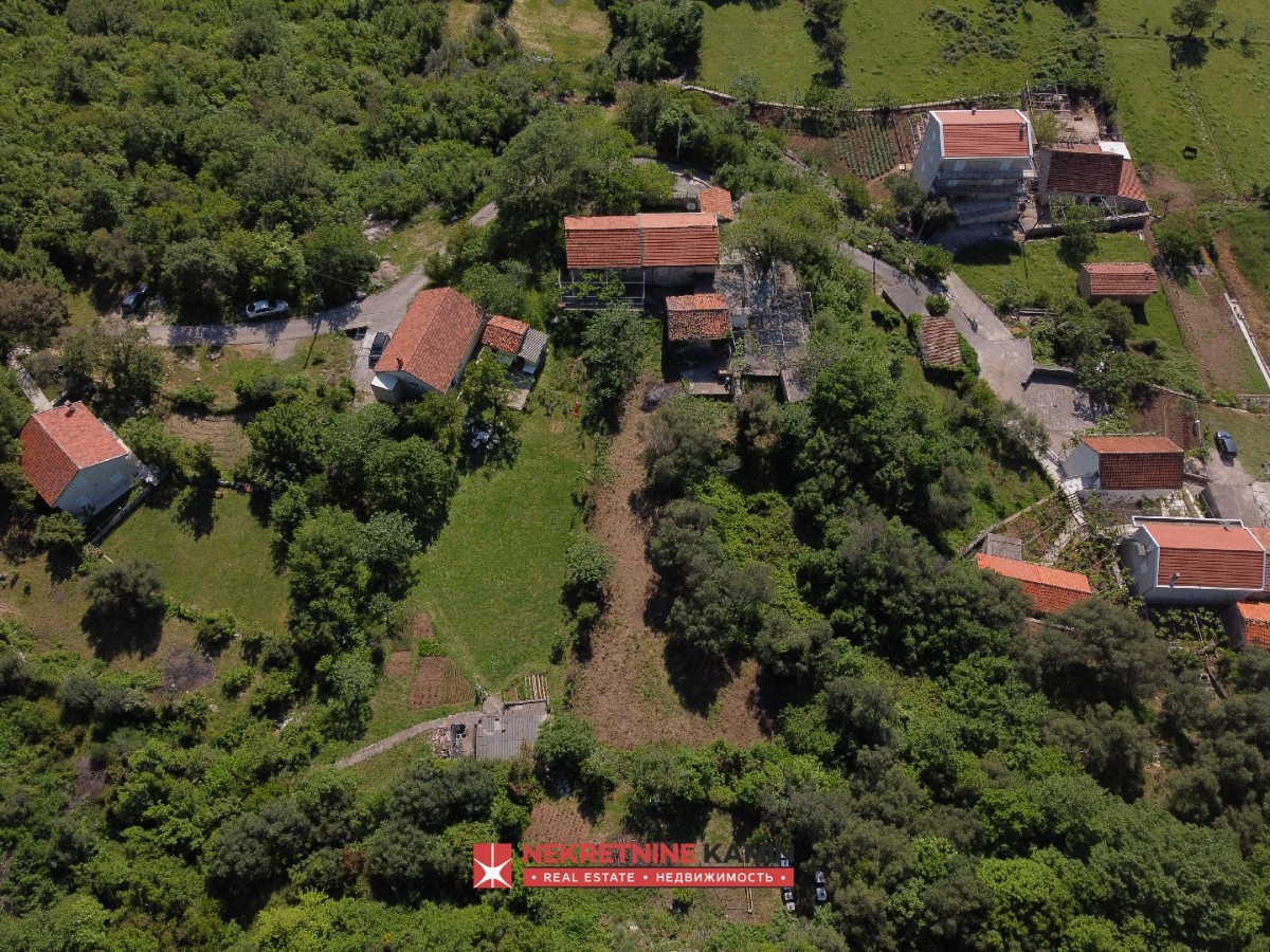 Stara kamena dvojna kuća 146m² sa 1.875m² placa i pogledom na prirodu — Grbalj, Kotor